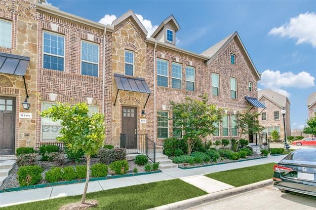 Photo - 2402 Siskiyou St Townhome
