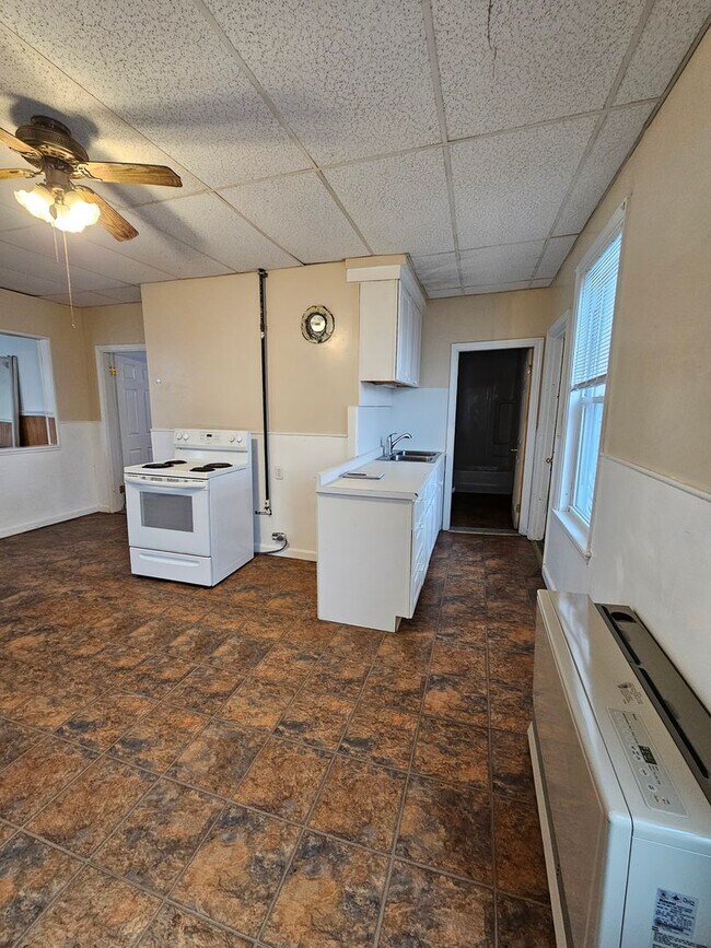 Photo - Spacious 3 Bedroom, 1 Bath Apartment Unit 2