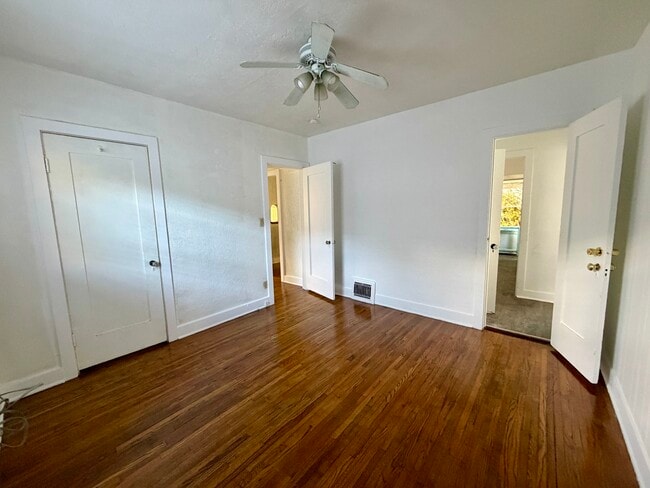 Photo - 14119 Erwin St