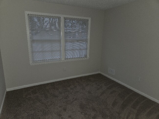 Photo - 2114 Apple Valley Rd