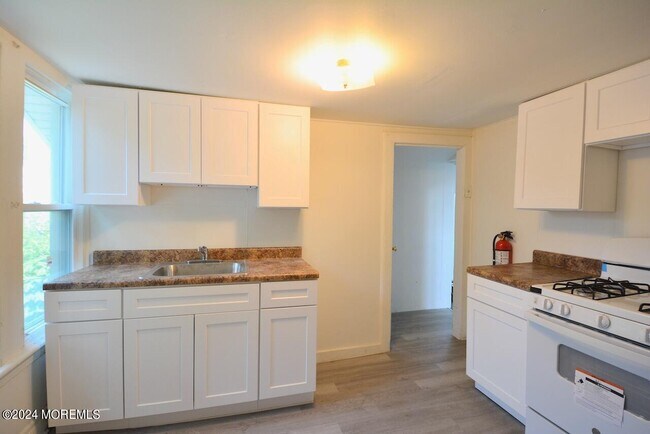 Photo - 193 Union Ave Townhome