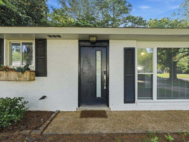 Photo - 308 Harolds Dr NW