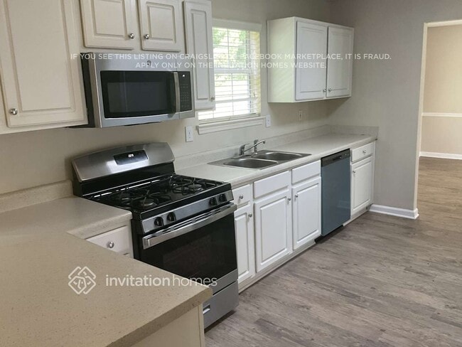 Photo - 597 Lakewater View Dr