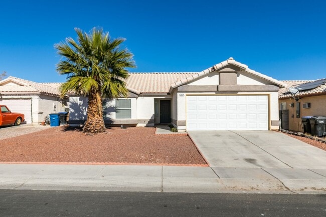 Building Photo - 4 BEDROOM, UPDATED SINGLE STORY HOME, NO HOA