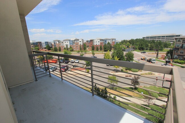 Gorgeous Corner Unit DTC Condo - Gorgeous Corner Unit DTC Condo