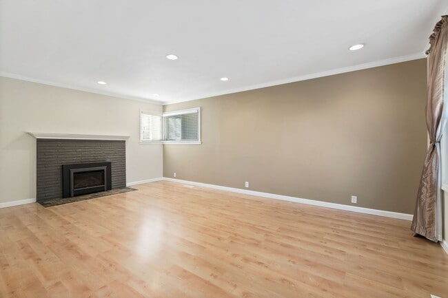 Photo - 3bd/2ba Seattle Home