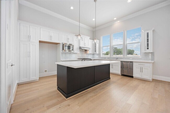 Photo - 10919 Grove Tree Ln