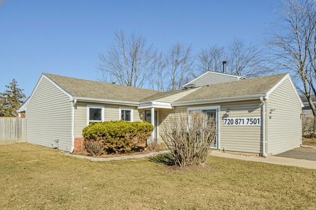 Building Photo - 881 Edenwood Dr