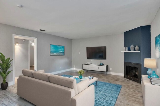 Building Photo - 4721 Blueberry Trail Unit A