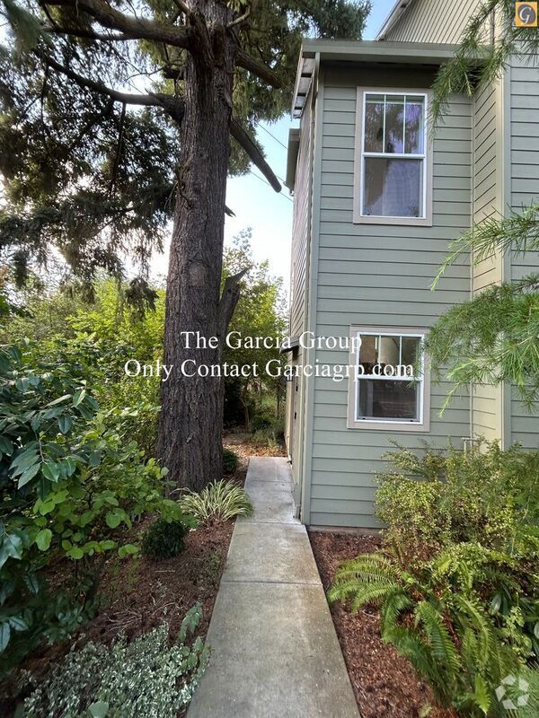 Building Photo - 8782 SE Flavel St Unit 8782- East Rental