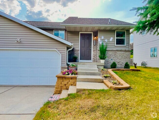Building Photo - 3016 Maple Valley Dr Rental