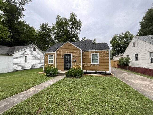 Photo - 2677 Larose Ave
