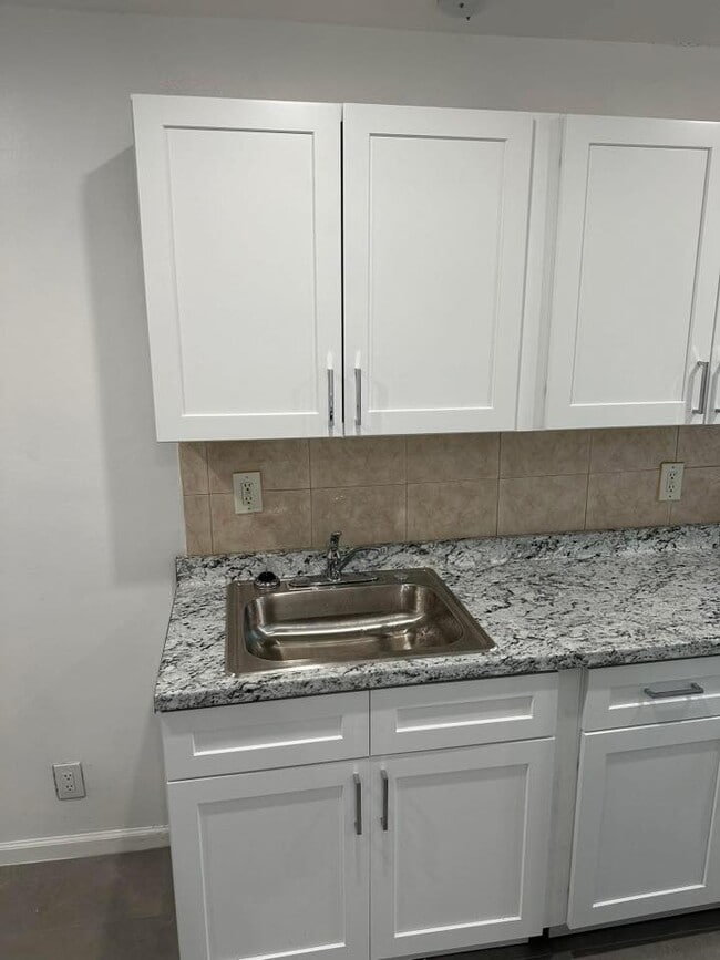 Photo - Avondale Gardens Apartments