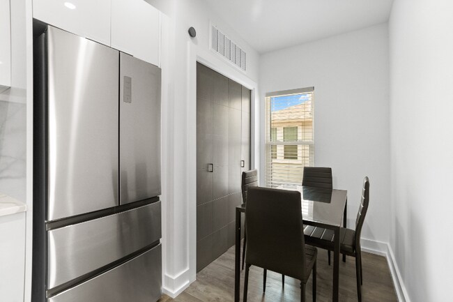 Photo - 935 S Howard Ave Unit 2