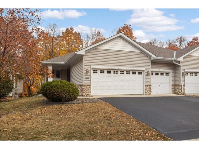 Building Photo - 9280 Blackoaks Ct N Rental