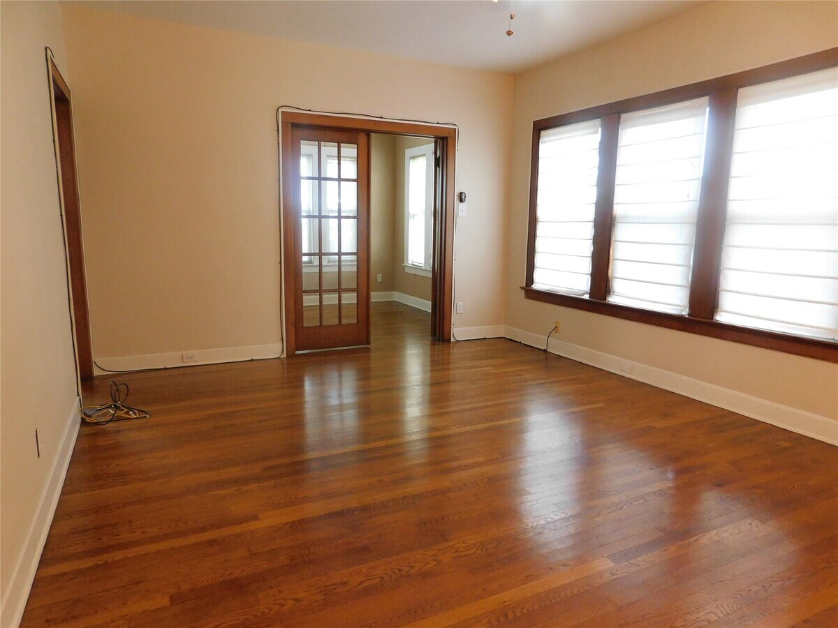 Photo - 1915 Cleburne St