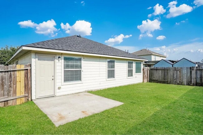 Building Photo - 8583 Chaletford Dr Rental
