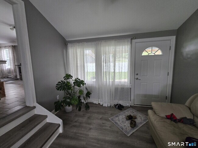 4 Ascolese Rd