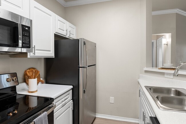 Creekside 121 Apartments