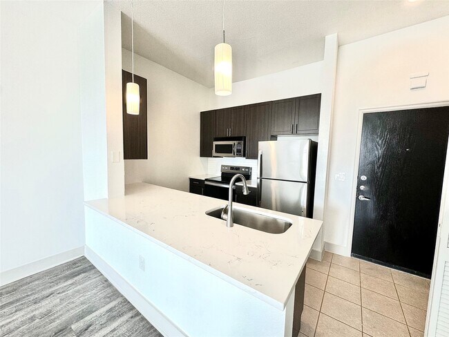 Photo - 2222 Smith St Unidad 4201