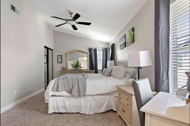 Photo - 35 Patricia Way