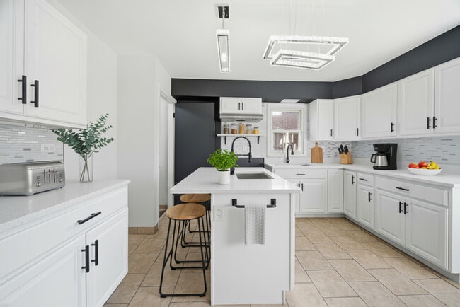 Photo - 14921 Lincoln Ave