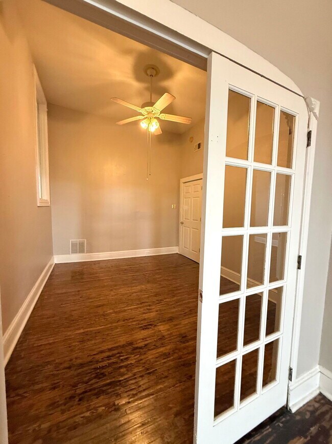 Photo - 241 N Queen St Unit 5