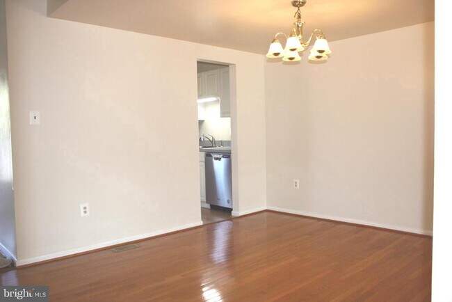 Photo - 7438 Ardglass Dr