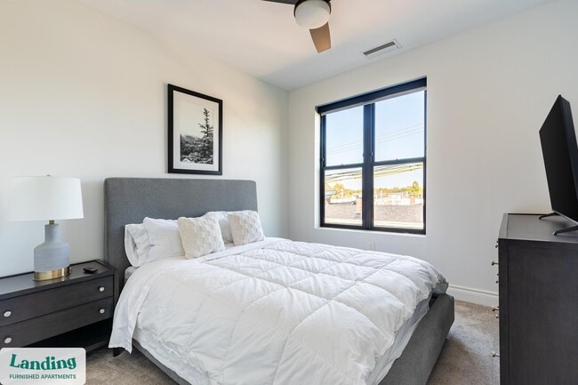 Photo - 12312 Mayfield Rd Unidad 405