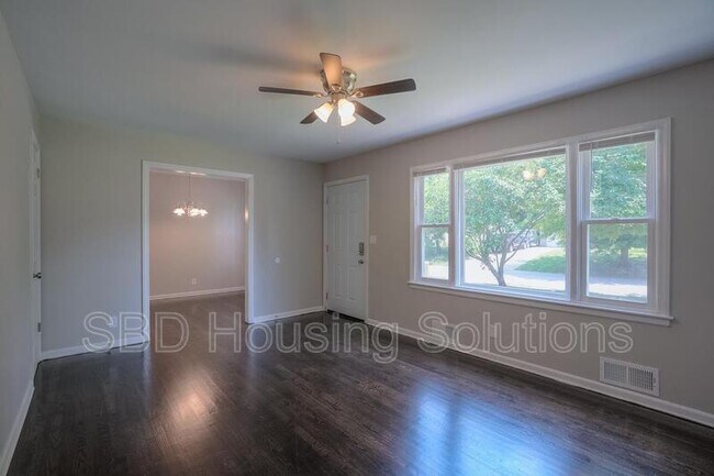 Photo - 10104 Bellaire Ave