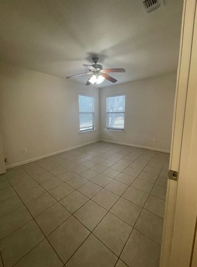 Photo - 1120 Indian Holw