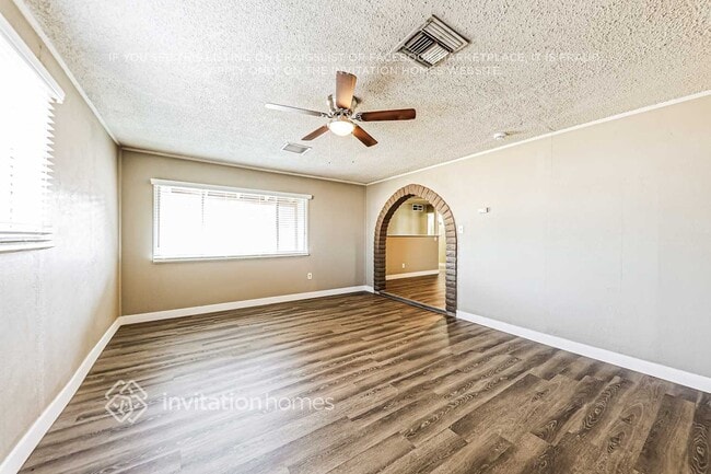 Photo - 6921 W Hazelwood St