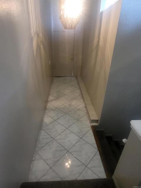 Photo - 2319 Caringa Way