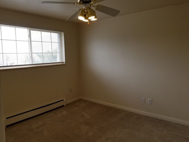 Photo - NEW LOW PRICE! Charming TOP FLOORr 1 BD in... Unit 640-304