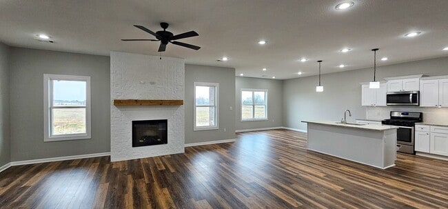 Photo - 102 Clearwater Dr