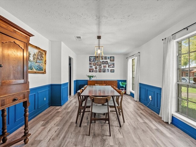 Photo - 11322 Sagewillow Ln