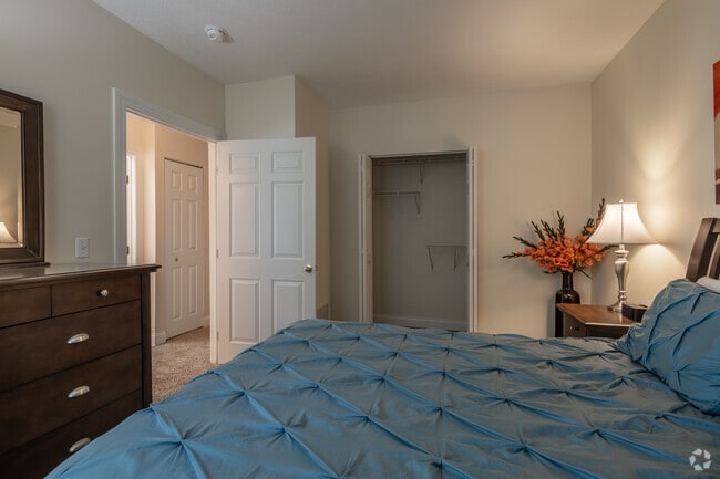 2BD, 2BA - 950SF