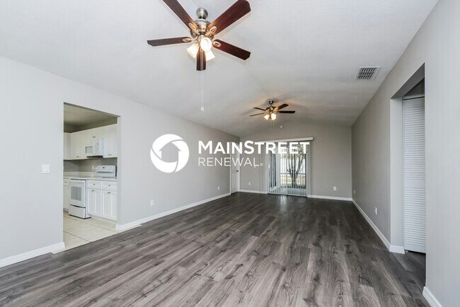 Photo - 3 Bedroom Pet-Friendly Home in Kissimmee, FL with Main Street Renewal