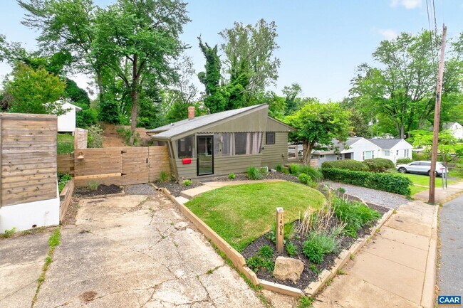 Photo - 1408 Baker St