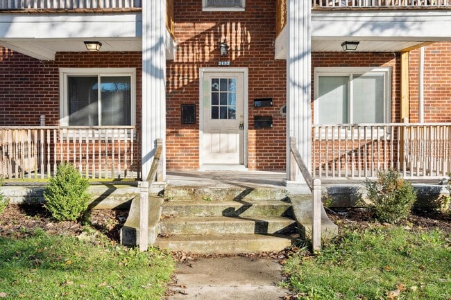 Photo - 2112 Catalpa Dr Unit 2