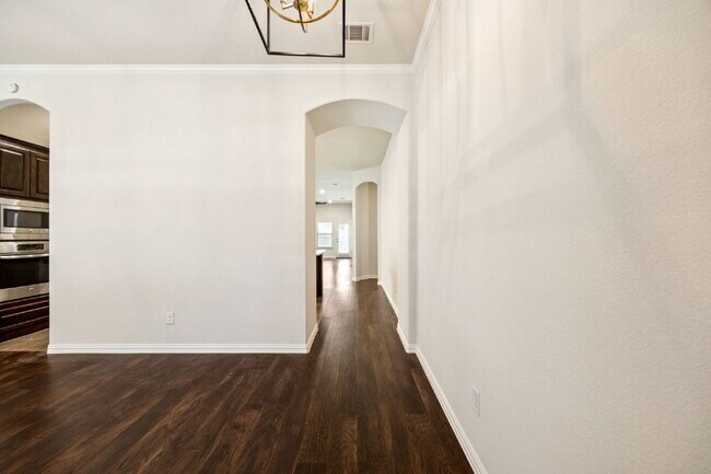 Charming 3-Bed Retreat on Houston Drive – Spacious 2013 Sq Ft in Melissa, TX!