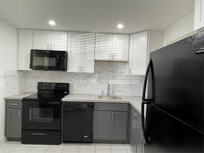 Photo - 8390 Sands Point Blvd Unidad 107F