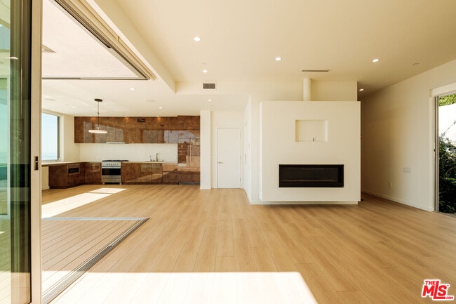 Photo - 18225 Coastline Dr