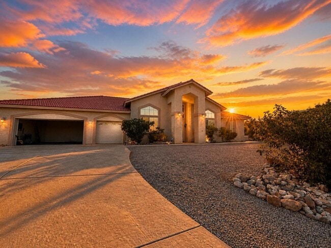 Building Photo - 2805 Snow Line Dr