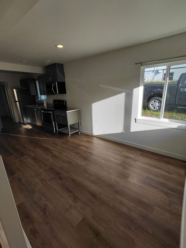 Photo - Cozy updated 1 bedroom with rooftop deck