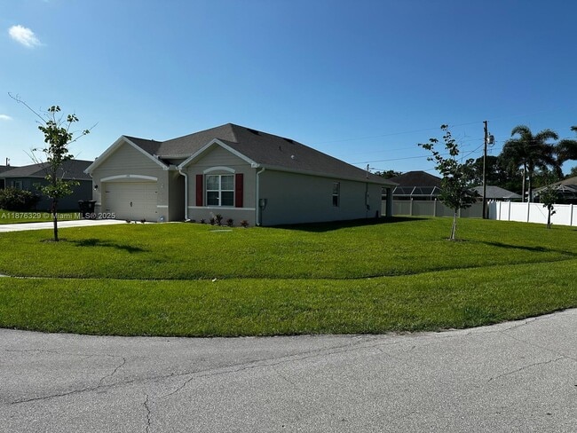 Photo - 2098 SW Altman Ave