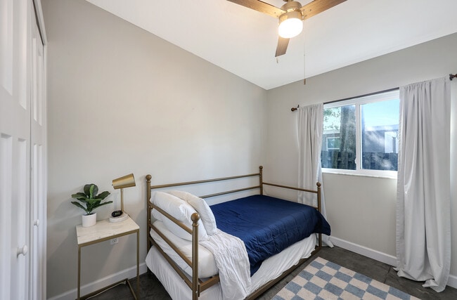 1011 N East Ave