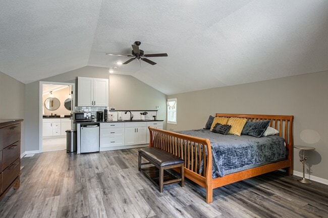 Photo - 7105 N Walnut St Unit Upper loft
