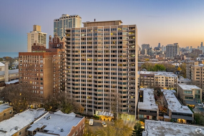 Photo - 555 W Cornelia Ave