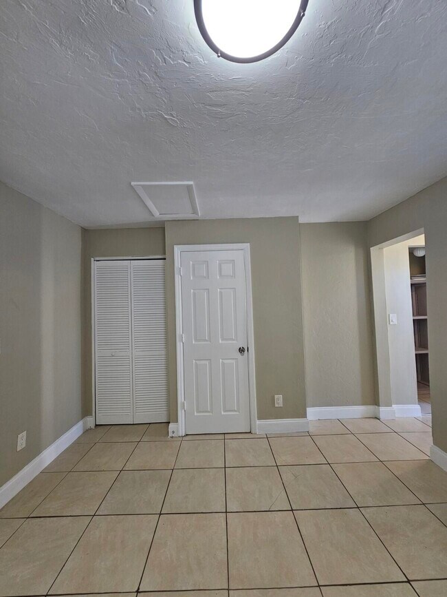 Photo - 752 Dr Martin Luther King Jr Blvd Unidad 5